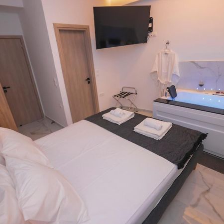 Zeos Finest Jacuzzi Suite Atina Dış mekan fotoğraf