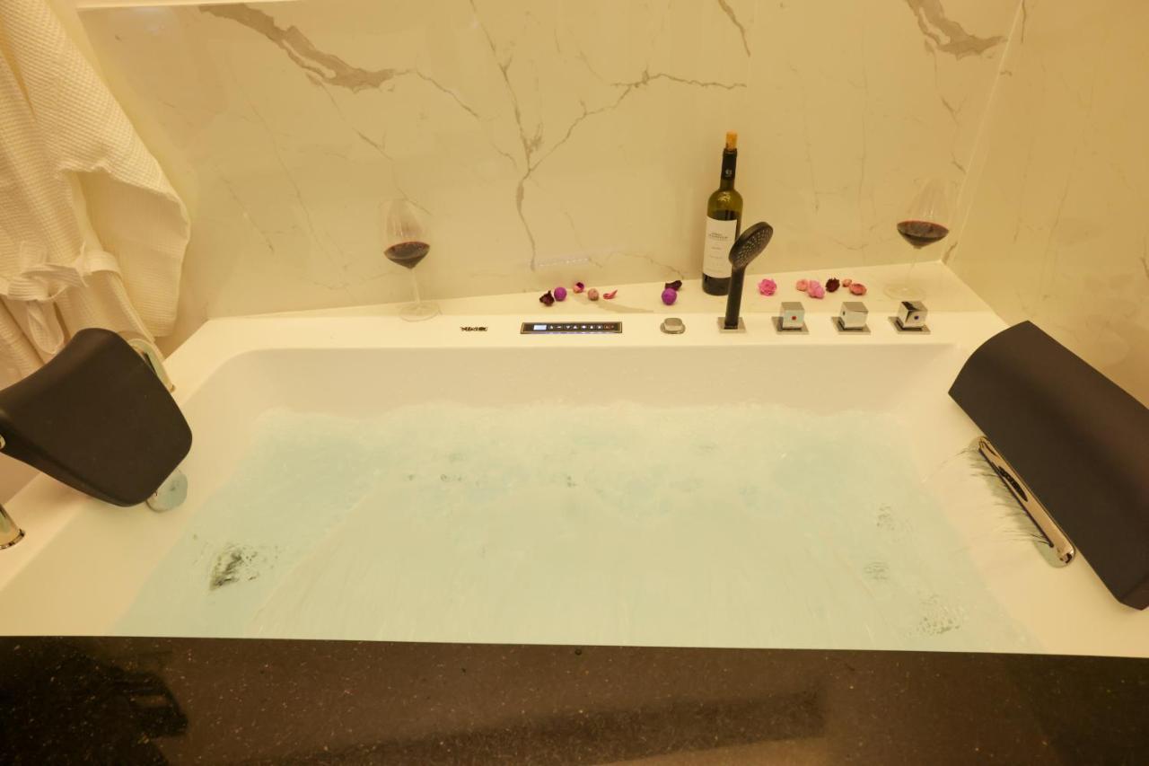 Zeos Finest Jacuzzi Suite Atina Dış mekan fotoğraf
